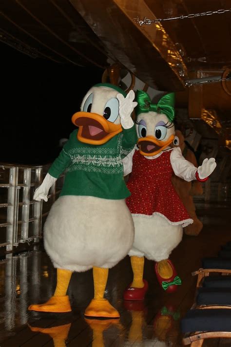 Unofficial Disney Character Hunting Guide Cruising Through The Holidays