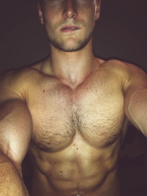 Sexy Muscle Non Nude Guy
