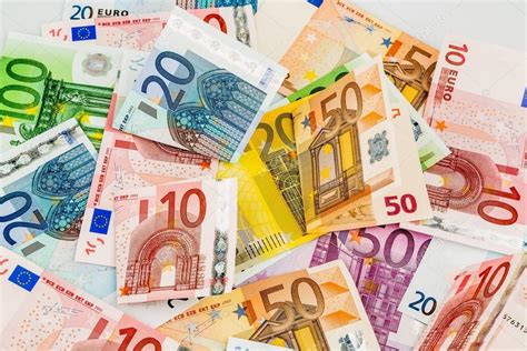 Druckvorlage alle euroscheine und münzen als spielgeld euro. Viele verschiedene Euro-Scheine - Stockfotografie ...