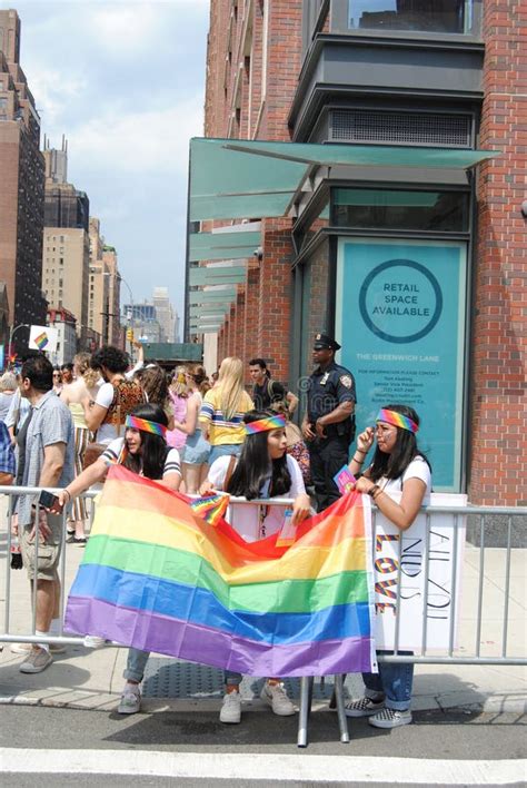 Pride Flag New York City Pride Parade NYC NY EUA Imagem Editorial Imagem De Anual