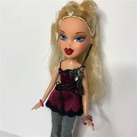 Bratz Step Out Cloe On Mercari Barbie Fashionista Fashion Bratz Doll