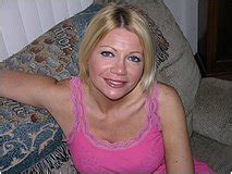 Amateur Busty Blonde Milf Christina