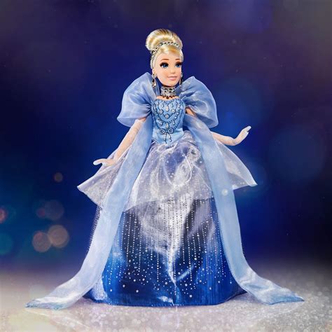 Disney Princess Style Series Holiday Style Cinderella - Movie Mania