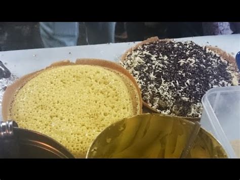 Dengan bentuknya yang 'lucu' dan rasanya yang manis, membuat orang menahan air liur untuk segera menikmatinya. Cara membuat Terang Bulan / Martabak Manis Coklat Keju ...
