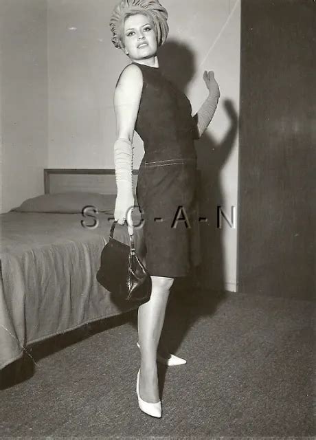 Original Vintage S S Risque Pinup Photo Well Dressed Lady Purse