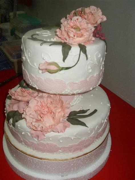 Customised buttercream cakes on instagram: 2 tier wedding cake - cake by sjewel - CakesDecor