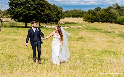 We did not find results for: Barn Wedding Venues in Leicestershire | Mythe Barn | CHWV