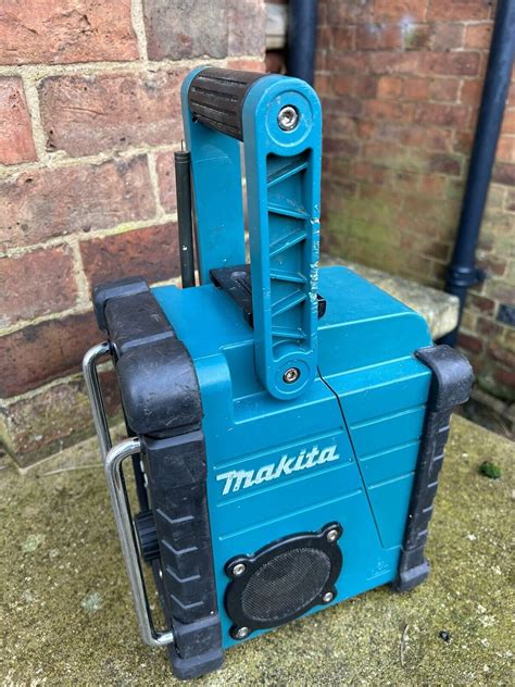 Makita Bmr102 Amfm And Aux Radio Used Perfect Working Condition Ebay