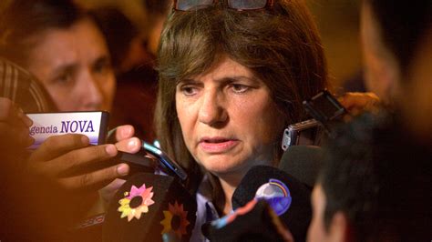Fue amenazante y de enorme agresividad contra la justicia. Patricia Bullrich arribó a la ciudad de Santa Fe | Notife