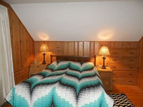 Colors For Jeannes Knotty Pine Bedroom Lets Share Our Decorating