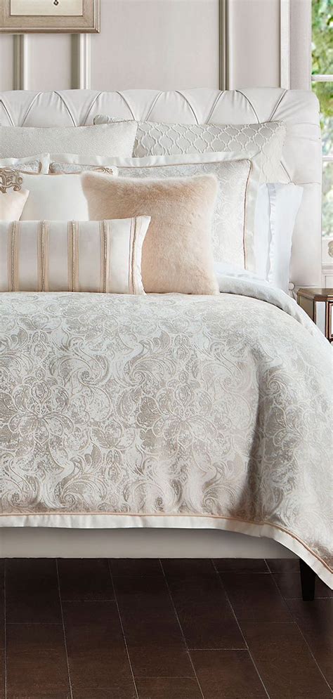 See more ideas about bedding sets, duvet cover sets, bedding set. Designer Bedding Sets in 2020 | Duvet sets, King duvet set ...
