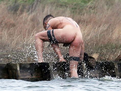 Celebrities Tom Hardy Goes Full Frontal In Bbcs