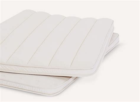 Depending on their personal preferences, back pain sufferers may enjoy different toppers. Best Mattress Topper for Back Pain (2020) | Sleep Foundation