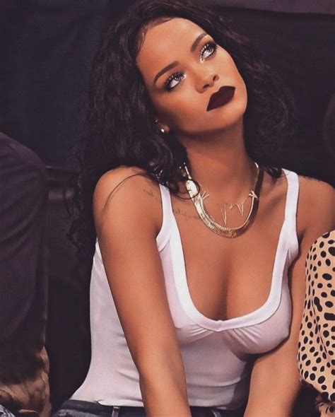 Love These Stylish Rihanna Hot Red Lipstick Hot Rihanna Pictures