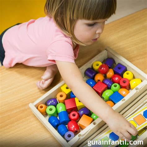 Un niño representa al rey. Juegos Recreativos Niños 3 Años : 15 Juegos para niños de ...