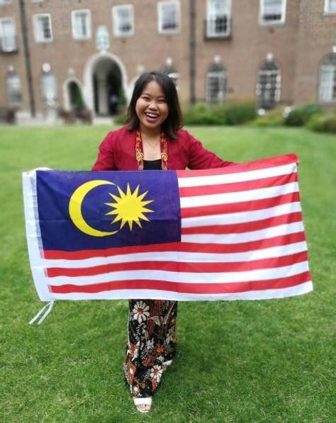 Heidy was charged this morning under section 233 (1) (a) of the communications and multimedia act (cma) for a june 2020 facebook post in which she describes conditions in one of malaysia's immigration detention centres. Aktif Kerja Amal Sejak Usia 17 Tahun & Bantu Kanak-Kanak ...