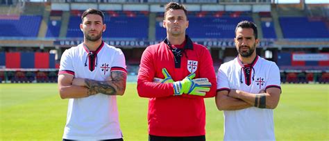 Maybe you would like to learn more about one of these? Maglia Cagliari Scudetto celebrativa, un tuffo nel passato ...