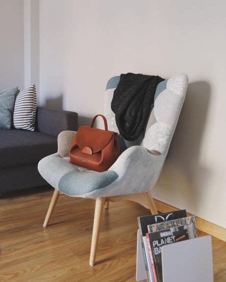 Een comfortabele laforma knut fauteuil in blauwe pasteltinten met een speels patchwork patroon: Butaca Kody patchwork azul | Kave Home en 2021 ...