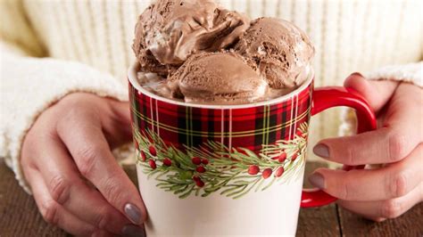 Baskin-Robbins’ Christmas flavor ice cream isn’t as wild as viral