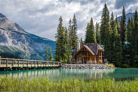 Views Of The Iconic Emerald Lake Lodge At Emerald Lake In Yoho