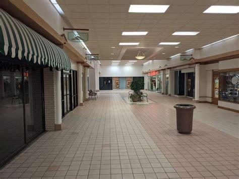 Liminal Spaces On Twitter Space Abandoned Malls Nostalgic Pictures