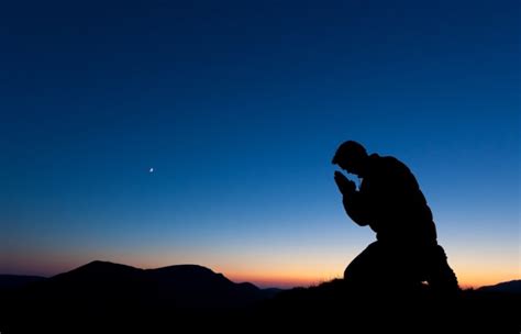 Different Ways To Pray Kneeling 6