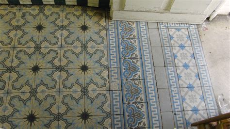 Cement tiles/ Zementfliesen/ mosaicos hidráulicos: Floor tiles in Paris