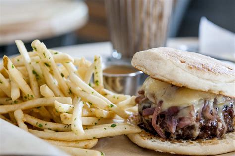 Nantuckets Lola Burger To Open In Bostons Seaport District Eater Boston