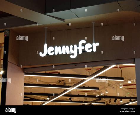 Jennyfer Storefront Jennyfer Is A French Brand Chain Of Ready To Wear Fashion Oriented Female