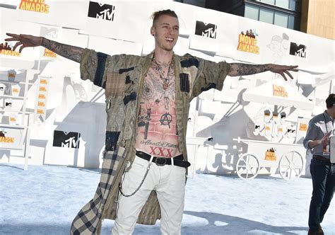 On august 7th, 2021, machine gun kelly posted a snippet on his instagram with the caption, signed a deal, i got papercuts. Machine World: Machine Gun Kelly Movies