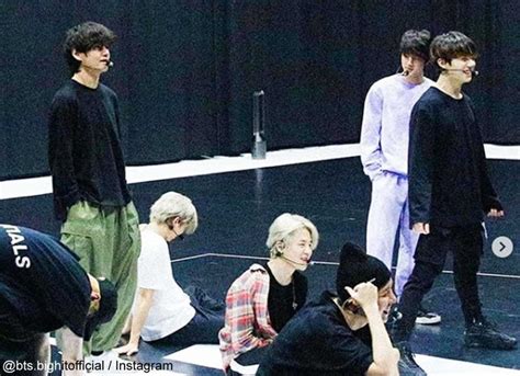 グラミー (guramī, grammy) +‎ 賞 (shō, award), calque of english grammy award. BTS、グラミー賞授賞式でパフォーマンスを披露？! LAで ...