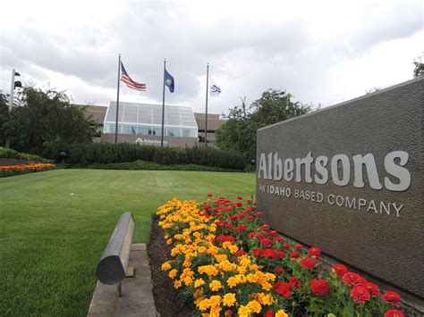 As Company Prepares Ipo One Industry Expert Says Albertsons Could Use
