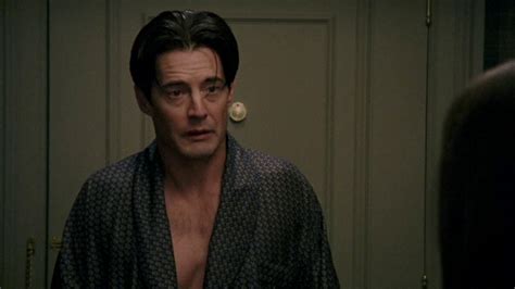 Auscaps Kyle Maclachlan Shirtless In Sex And The City 4 01 The Agony