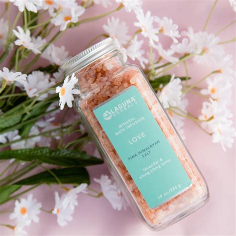 Love Pink Himalayan Bath Salt In 2020 Bath Salts Himalayan Salt Bath Mineral Bath