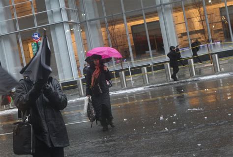 Ice Showers Startle New Yorkers The New York Times