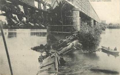 CPA FRANCE 49 Catastrophe des Ponts de Cé une heure après l