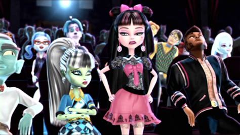 Shameless Pile Of Stuff Movie Review Monster High Frights Camera
