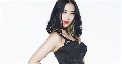Netizens Claim This Female Idol Outshined Sulli S Beauty In Recent Photo Koreaboo