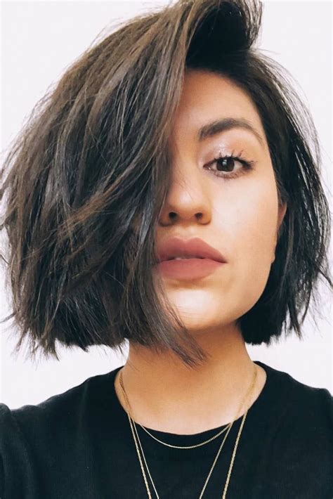 Out Of This World Hairstyles For Thick Hair Round Face
