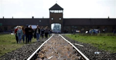 Film Sur Les Camps De Concentration Netflix - La Pologne réagit avec colère au documentaire Netflix sur les camps