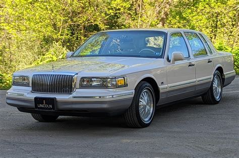 No Reserve 47k Mile 1995 Lincoln Town Car Spinnaker Edition For Sale