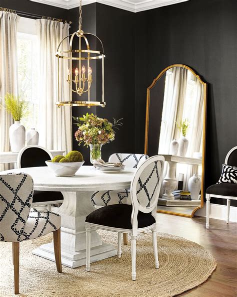 8 Reasons We Love Decorating With Black And White How To Decorate