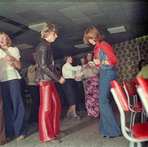 Bell Bottoms Favorite Fashion Trend Of The 1970s Vintage Everyday