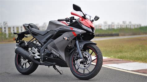 It isn't comfortable but then most bikes of its class aren't. Yamaha YZF-R15 V3.0 2018 Compare Bike Photos - Overdrive
