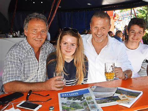 Facebook gives people the power to share and makes the world more open and connected. Fotos: 800-Jahr-Feier in Wettelbrunn - Staufen ...