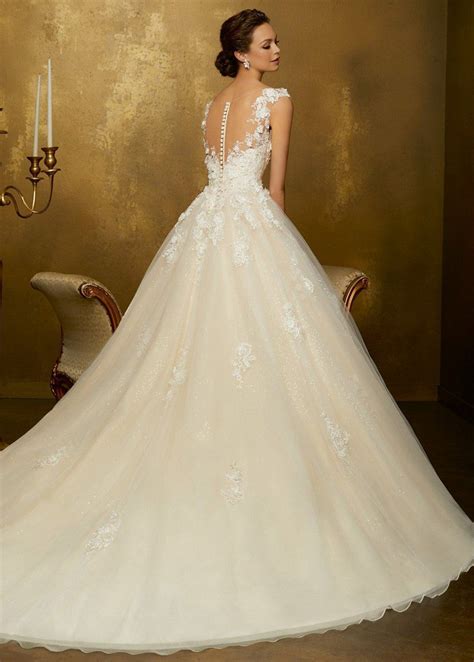 Stunning Tulle And Sequin Tulle Scoop Neckline A Line Wedding Dress With