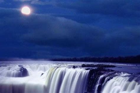 Full Moon At Cataratas De Iguazú Dream Vacations National Parks