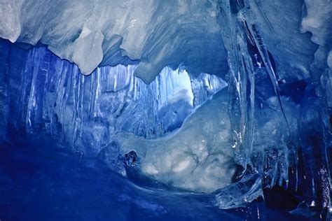 12 Of The Worlds Most Beautiful Caves 2 Mt Erebus Ice Caves Antarctica