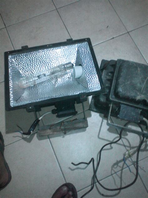 Cara Menyabung Lampu Sorot Ke Arus Pln