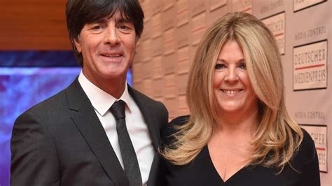 This is the profile site of the manager joachim löw. Jogi Löw im Urlaub mit Frau gesichtet: Treffen lässt ...